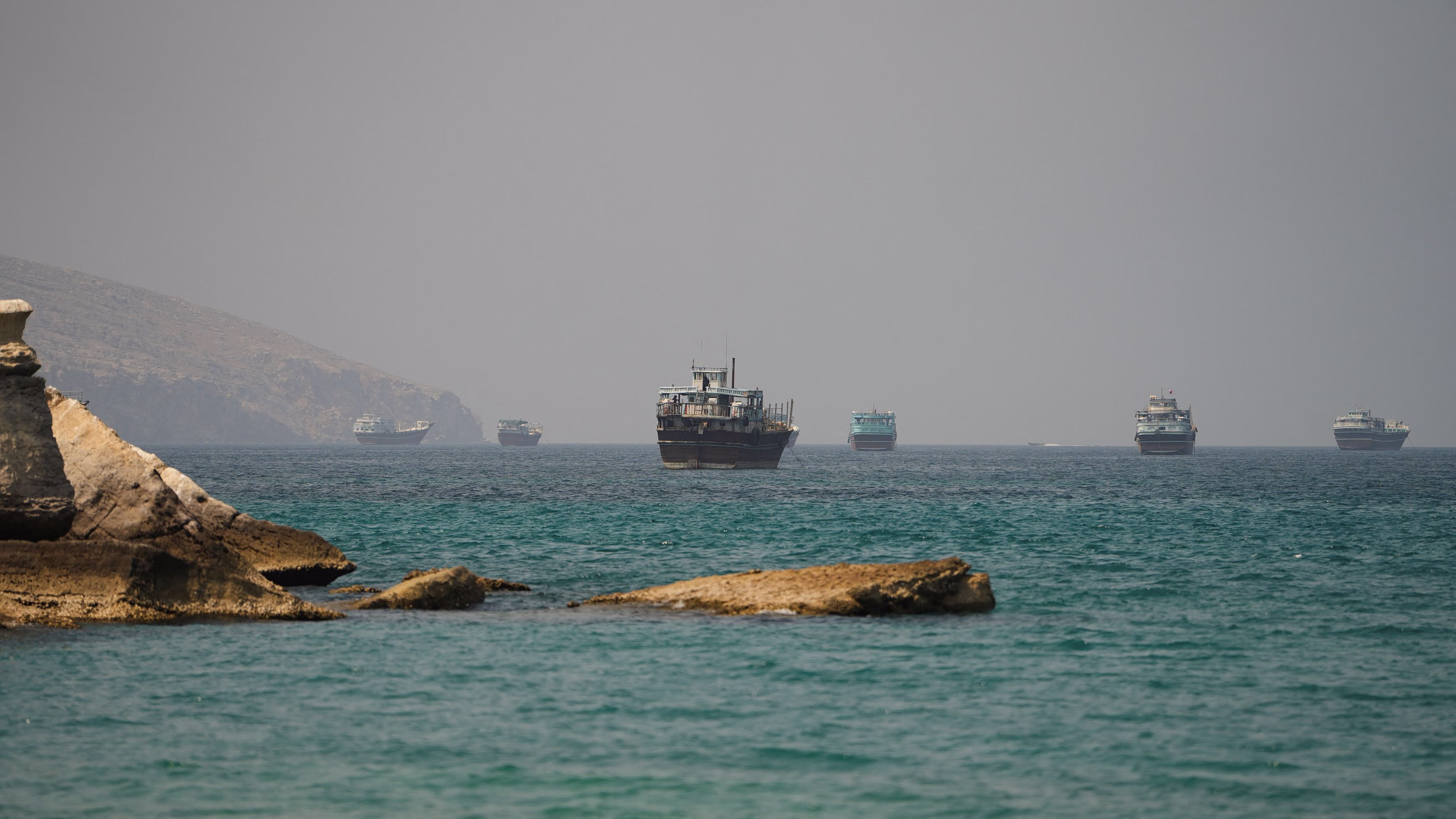 Tάνκερ χτύπησε νάρκη λέει το Ιράν και κλείνει τα Στενά του Ορμούζ - CENTCOM: Το χτύπησαν οι Ιρανοί