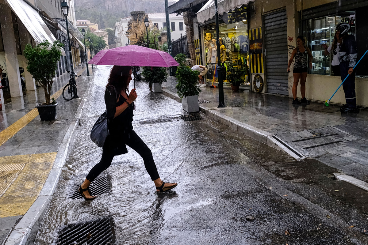 Νέο έκτακτο δελτίο επιδείνωσης καιρού, με καταιγίδες και χαλάζι - Οι επικίνδυνες περιοχές
