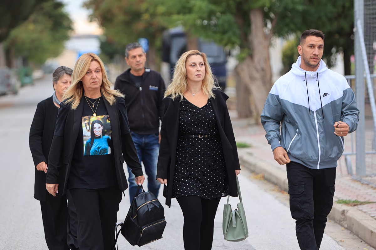 Δίκη για τα Τέμπη: «Κύριος υπεύθυνος ο Καραμανλής, αγνόησε όλες τις προειδοποιήσεις»