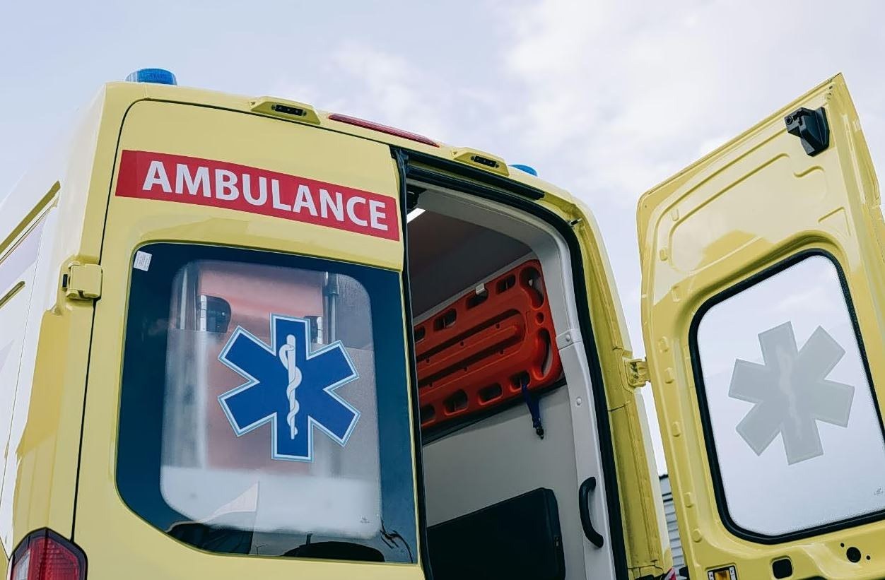 Τροχαίο στην Αττική Οδό με σοβαρά τραυματία, διακοπή προς το αεροδρόμιο και στον Προαστιακό