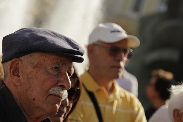 Παγωμένες και το 2027 οι επικουρικές για 1,3 εκατ. συνταξιούχους