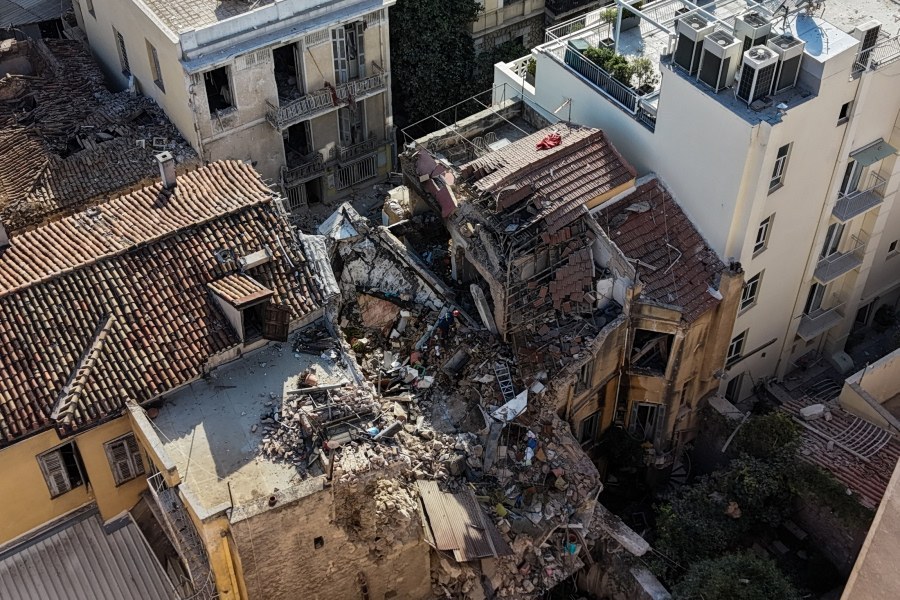 Τρεις συλλήψεις για τη φονική έκρηξη στην Πλάκα με έξι νεκρούς
